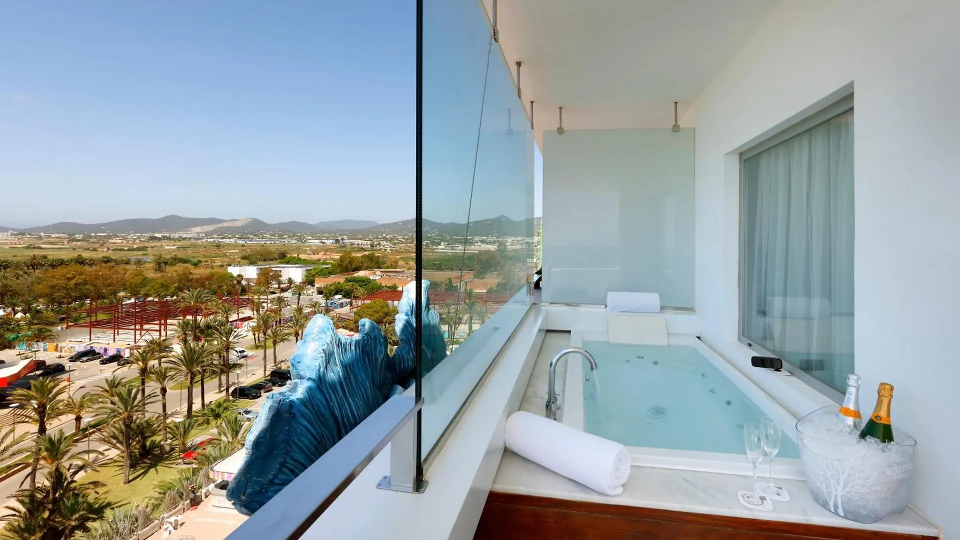 Ushuaia Ibiza Beach Hotel - Adults Only - Club Entrance Included Playa d'en Bossa