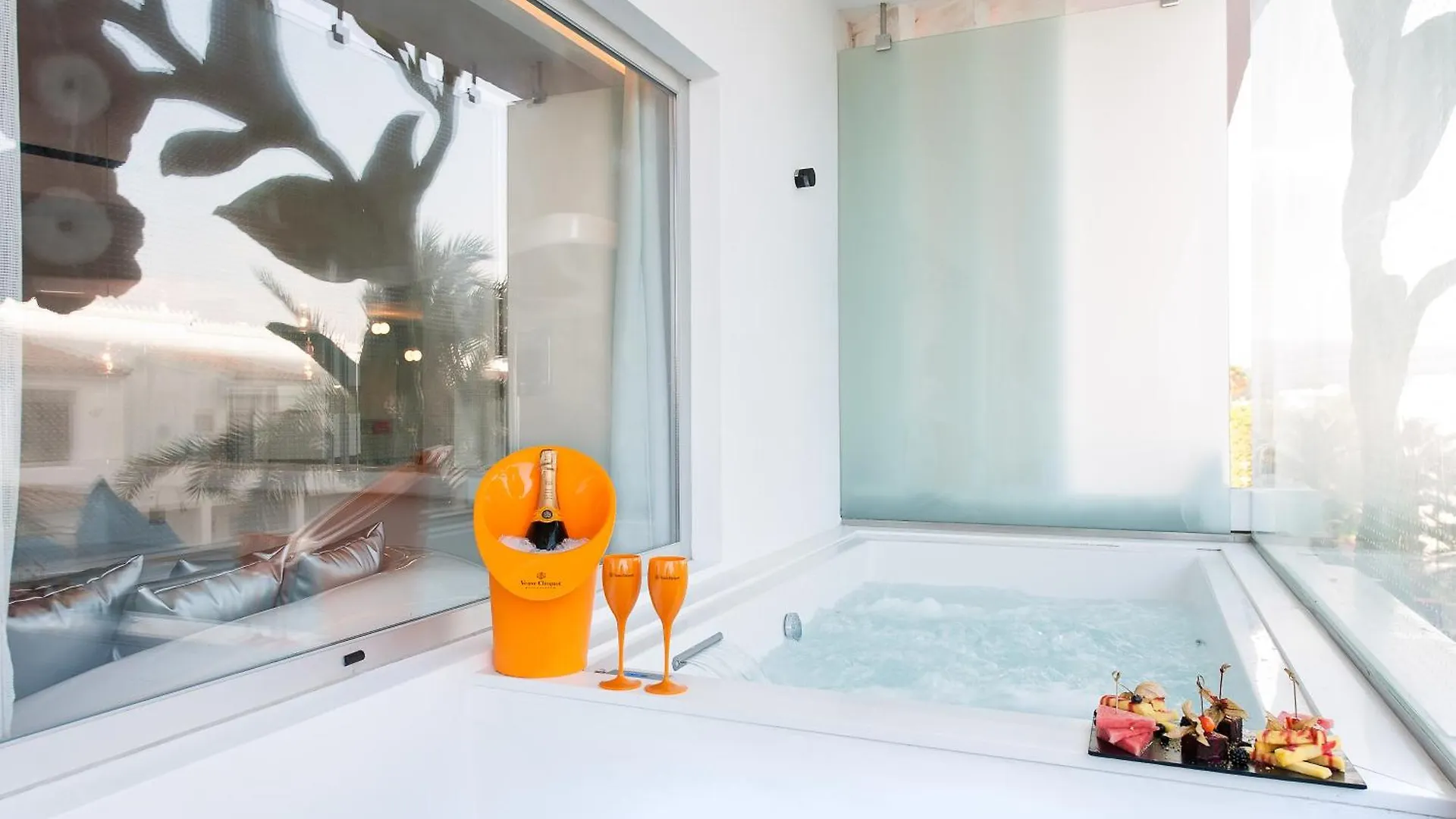 Ushuaia Ibiza Beach Hotel - Adults Only - Club Entrance Included Playa d'en Bossa