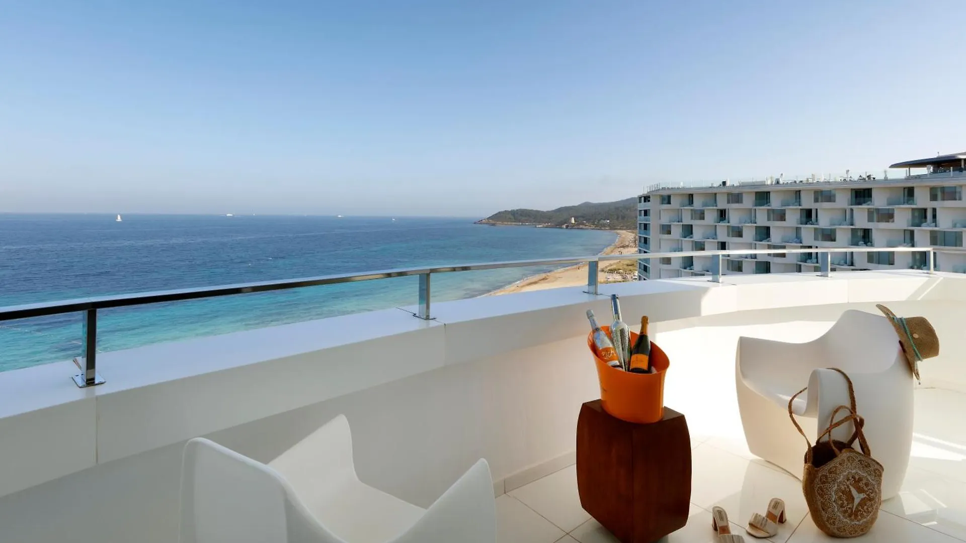 Ushuaia Ibiza Beach Hotel - Adults Only - Club Entrance Included Playa d'en Bossa
