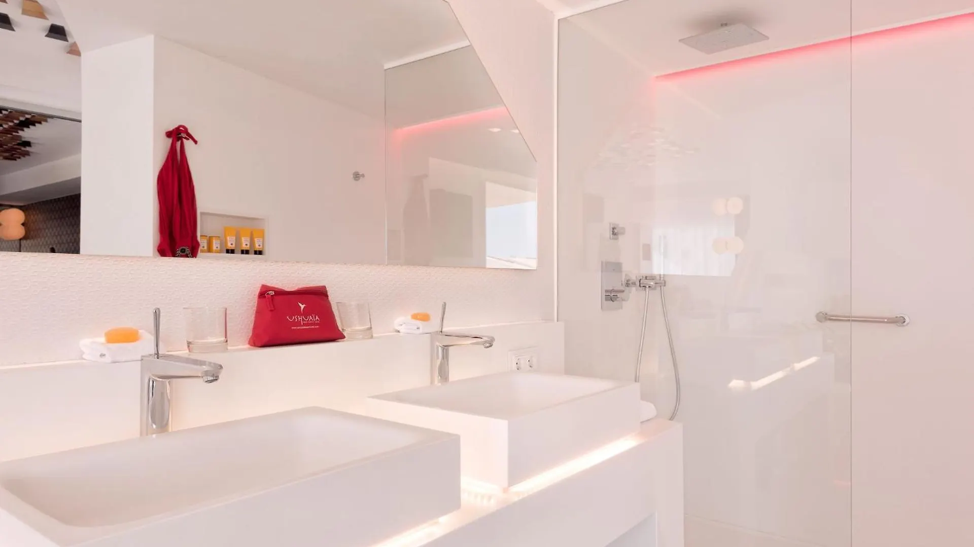 Ushuaia Ibiza Beach Hotel - Adults Only - Club Entrance Included Platja d'en Bossa